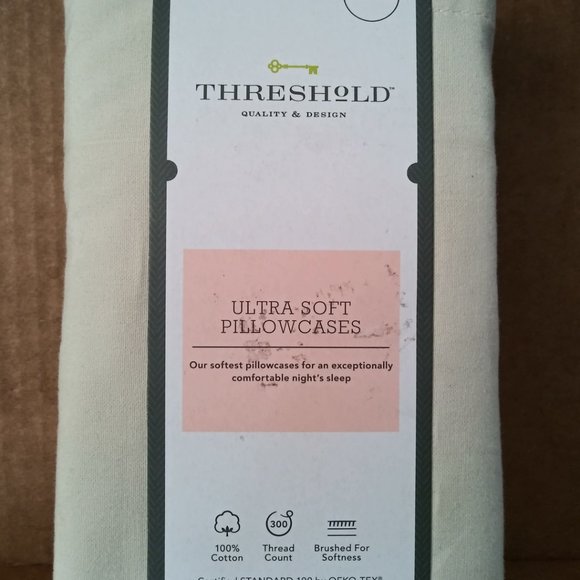 Threshold Ultra Soft Pillowcases (Standard, Chalk color) - Picture 2 of 9